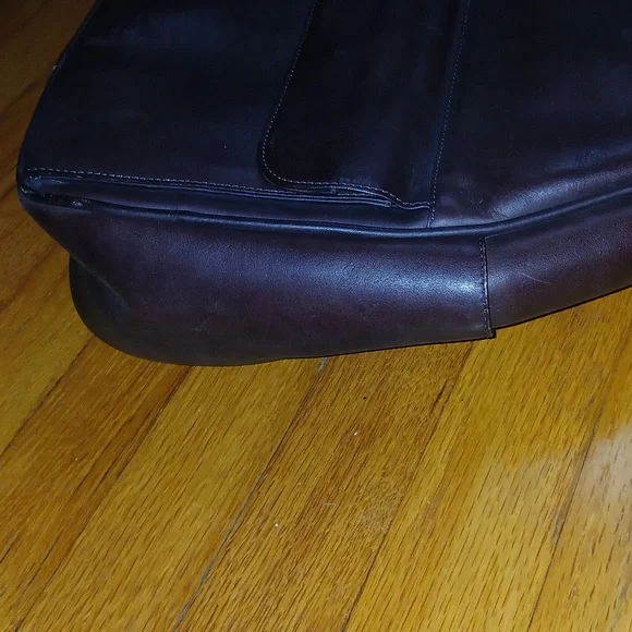 Brown Leather Sling-Style Shoulder Bag ■ Adjustable Padded Strap - Picture 10 of 12